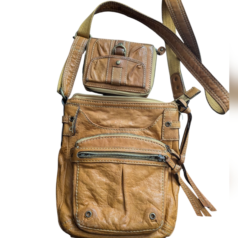 Vintage Fossil Leather Crossbody/Shoulder Bag With A Matching Wallet